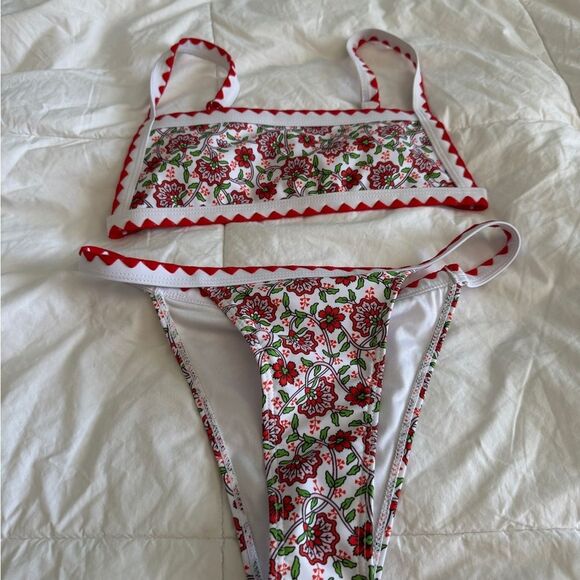Shein Bikini Set XS Floral Red White Bralette Top and Triangle Bottom - Picture 14 of 14